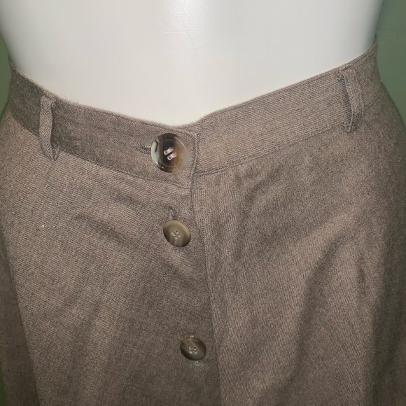 Skirt - Picture 4 of 5